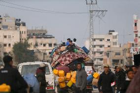 Palestinians Returning To Devastated Northern Gaza