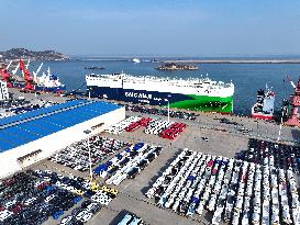 Ship Load Export Vehicles in Lianyungang Port