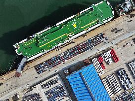 Ship Load Export Vehicles in Lianyungang Port