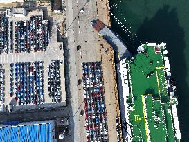 Ship Load Export Vehicles in Lianyungang Port