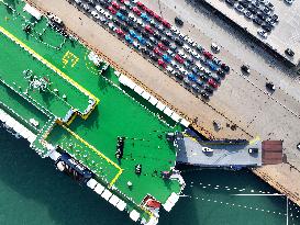 Ship Load Export Vehicles in Lianyungang Port