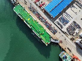 Ship Load Export Vehicles in Lianyungang Port