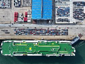 Ship Load Export Vehicles in Lianyungang Port