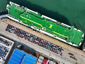 Ship Load Export Vehicles in Lianyungang Port