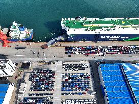 Ship Load Export Vehicles in Lianyungang Port