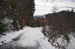 Climbing Mount Petros from Kozmeshchyk tract