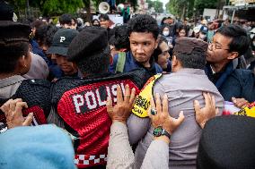 Students Hold 100 Day Action Of Prabowo's Government