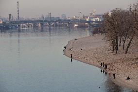 Park bridge over Dnipro river