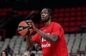 Olympiacos Piraeus v Anadolu Efes Istanbul - Turkish Airlines EuroLeague