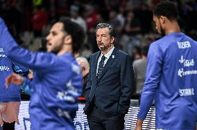 Olympiacos Piraeus v Anadolu Efes Istanbul - Turkish Airlines EuroLeague
