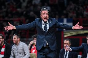 Olympiacos Piraeus v Anadolu Efes Istanbul - Turkish Airlines EuroLeague
