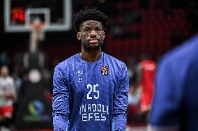 Olympiacos Piraeus v Anadolu Efes Istanbul - Turkish Airlines EuroLeague