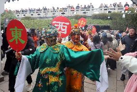 Welcome The God of Wealth Custom in China