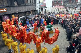 Welcome The God of Wealth Custom in China