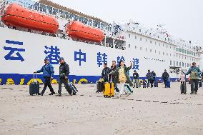 South Korean Tourists Entering China