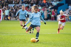 Manchester City FC v Arsenal FC - Barclays Women's Super League