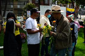 Deported Migrants from the United States in Colombia Receive Donations