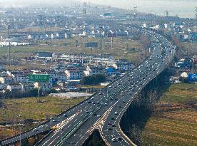 Highway Traffic Return Peak