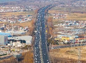 Highway Traffic Return Peak