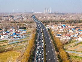 Highway Traffic Return Peak