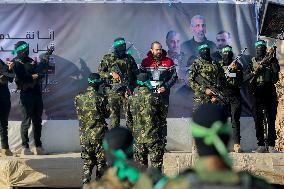 Hamas Hands Over New Israeli Prisoners - Gaza