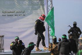 Hamas Hands Over New Israeli Prisoners - Gaza