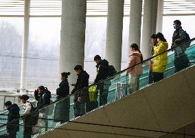 Spring Festival Travel Return Peak in Fuyang