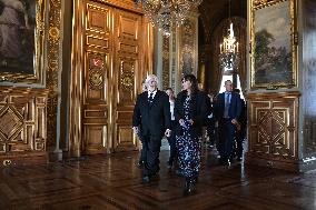 Anne Hidalgo bestows honorary citizenship on Paul Watson in Paris - FA