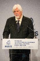 Anne Hidalgo bestows honorary citizenship on Paul Watson - Paris