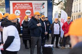 Mobilization Of Tobacconists In Paris
