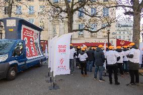 Mobilization Of Tobacconists In Paris