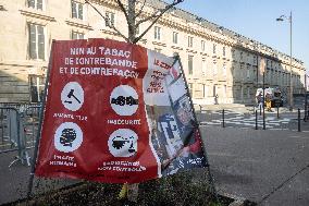 Mobilization Of Tobacconists In Paris