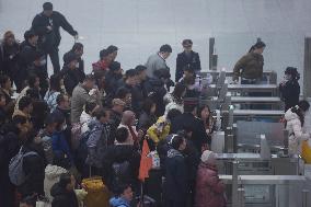 The Spring Festival Holiday Coming To End