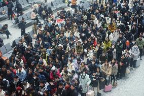 The Spring Festival Holiday Coming To End