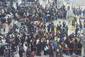 The Spring Festival Holiday Coming To End