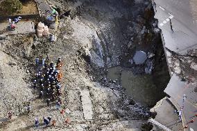 Sinkhole at intersection near Tokyo