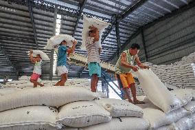 Philippines Declares Food Security Emergency To Curb High Rice Prices