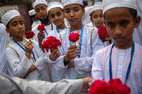 Daily Life In Dhaka