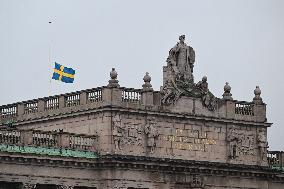 HALF MAST SWEDEN