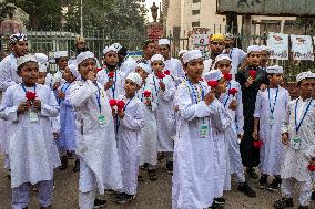 Daily Life In Dhaka