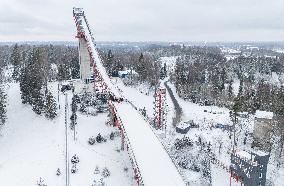 Making artificial snow