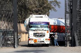 Humanitarian Aid Enters Gaza - Palestine