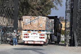 Humanitarian Aid Enters Gaza - Palestine