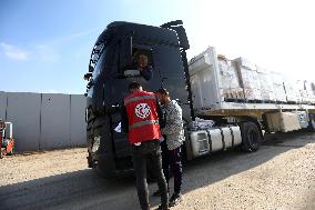 Humanitarian Aid Enters Gaza - Palestine