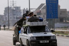 Daily Life in Deir Al-Balah After Israeli Withdrawal