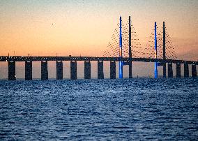 ÖRESUND BRIDGE IN MOURNING LIGHT