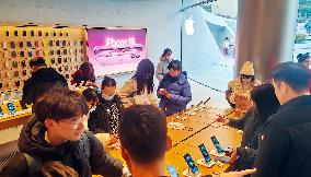 Largest Apple Store in Asia