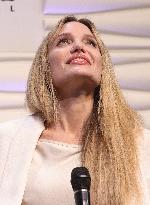 Santa Barbara - Angelina Jolie At Maltin Modern Master Awards