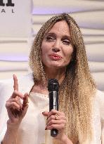 Santa Barbara - Angelina Jolie At Maltin Modern Master Awards