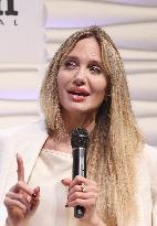 Santa Barbara - Angelina Jolie At Maltin Modern Master Awards